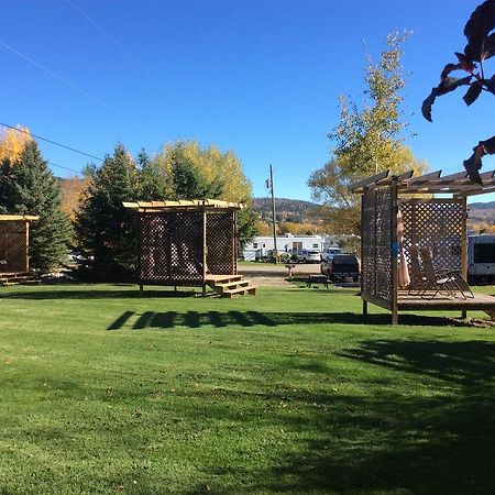 Robert'S Roost Rv Park Resort Quesnel Exterior photo