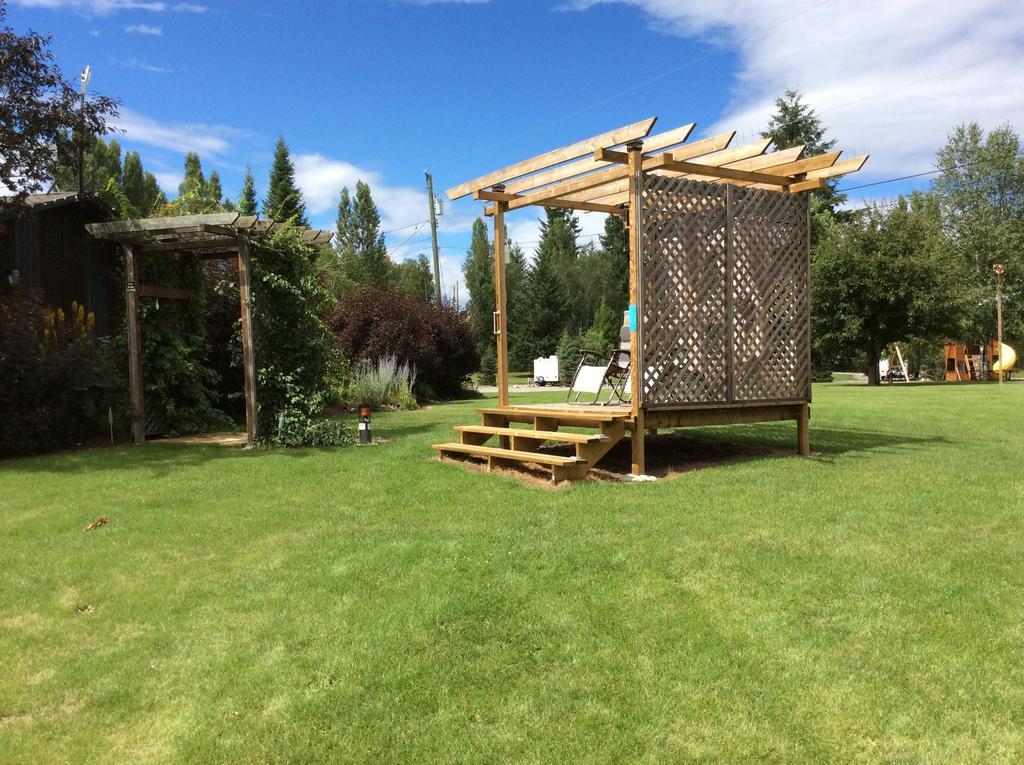 Robert'S Roost Rv Park Resort Quesnel Exterior photo